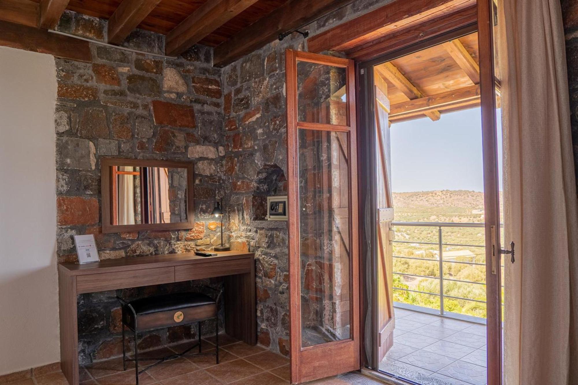 Iris Stone Built Villa Mílatos Exterior foto