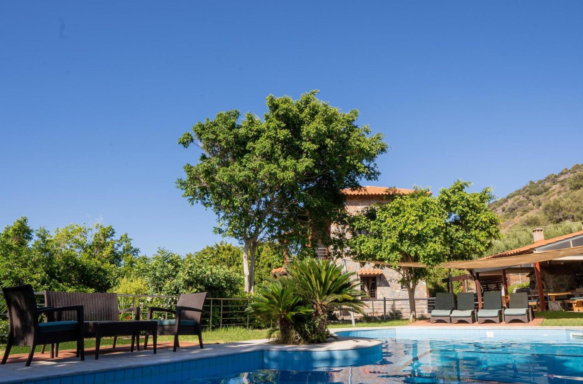 Iris Stone Built Villa Mílatos Exterior foto